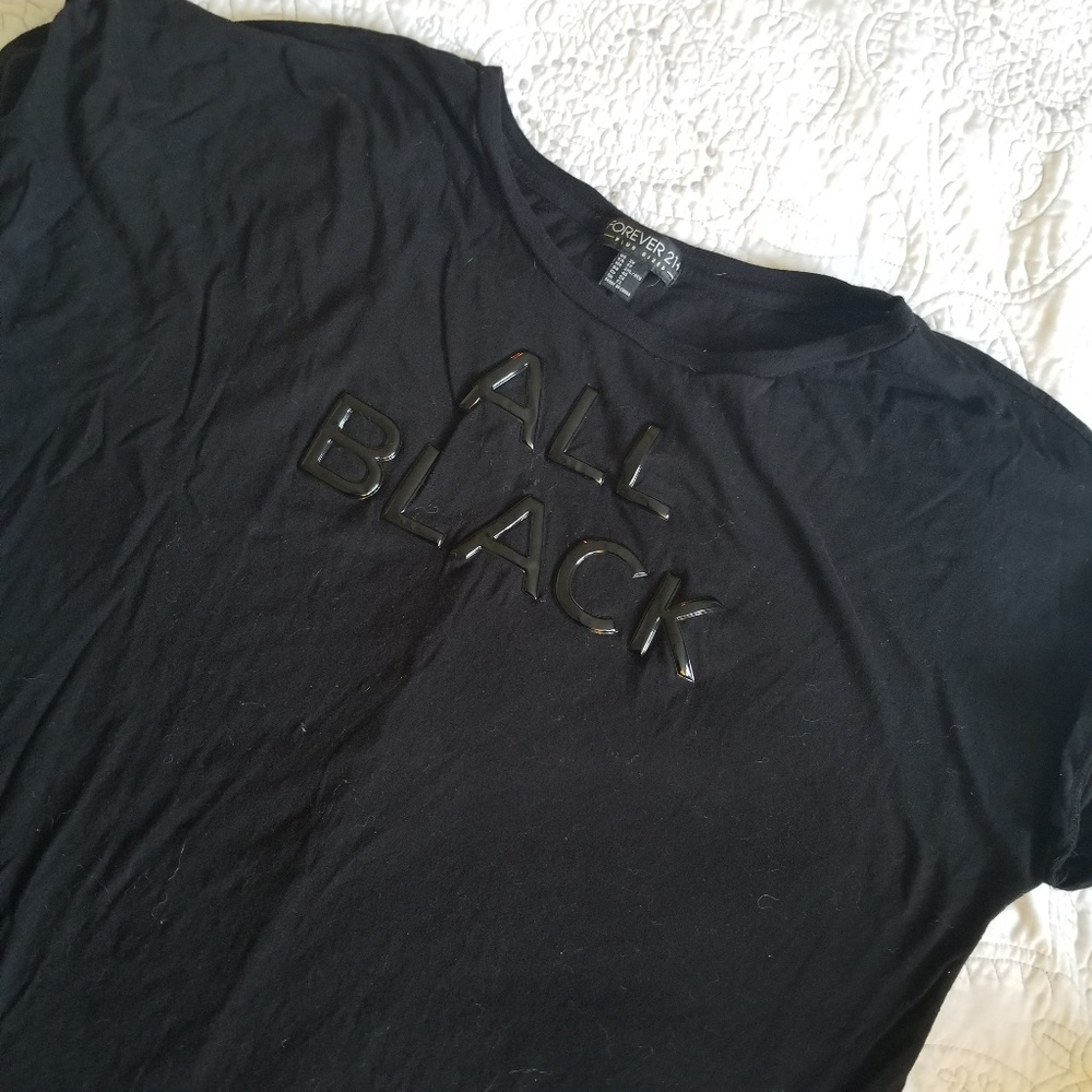 Forever 21 ALL BLACK curved hem t shirt
